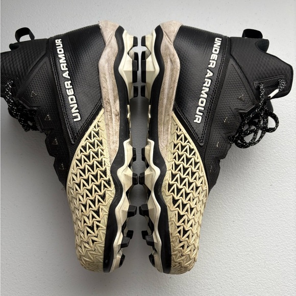 Under Armour Football cleats - Picture 3 of 8